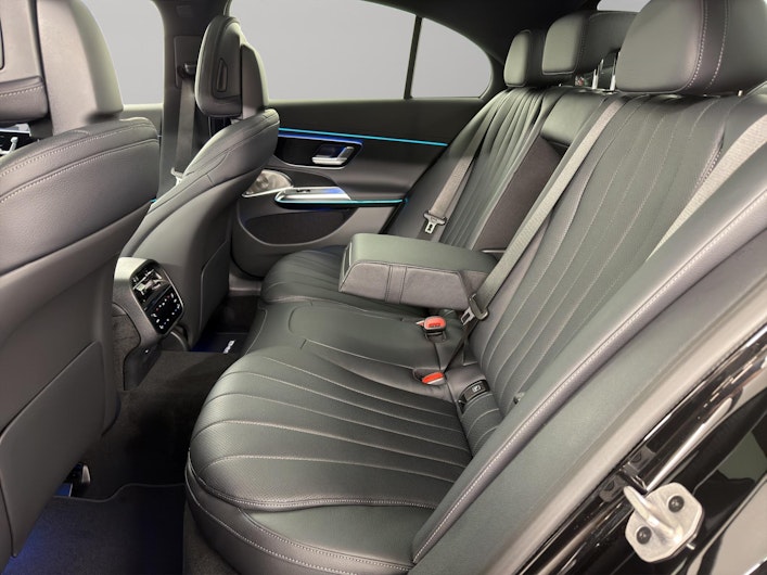 image du véhicule MERCEDES-BENZ E 220