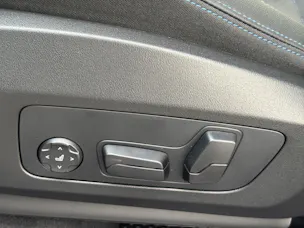 BMW X1 20d xDrive paddles