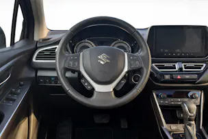 Suzuki S-Cross 1.5 Compact Top Hybrid 4x4