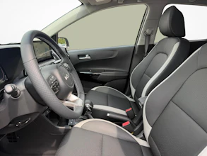 https://vehicle.imgix.net/4234360/3859e965-9429-4b60-bcda-0679de83b342.jpg
