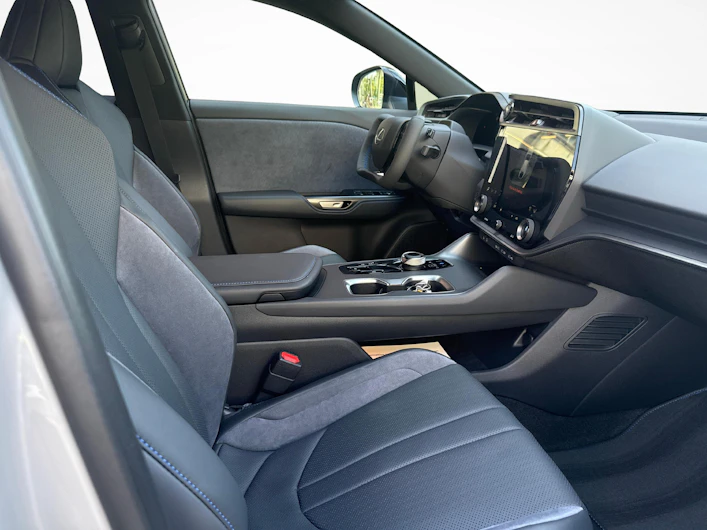 image du véhicule LEXUS RZ