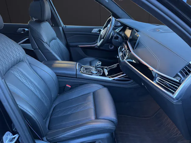 BMW X7 M50i
