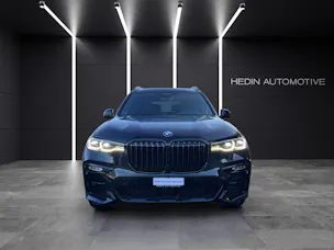BMW X7 M50i