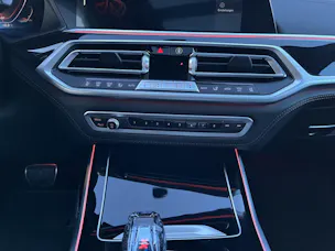BMW X7 M50i