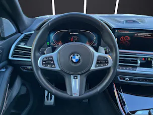 BMW X7 M50i