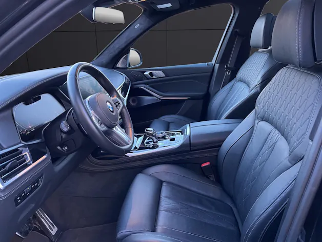 BMW X7 M50i