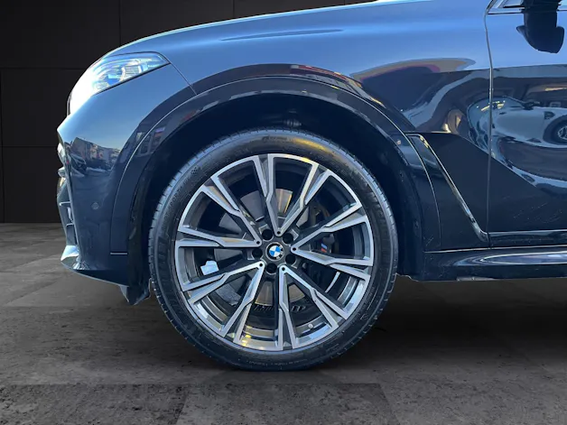 BMW X7 M50i