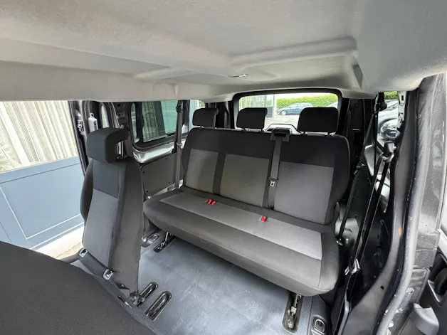 Opel Vivaro Kombi 9-Plätzer 2.0CDTI Essentia