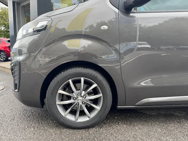 Opel Vivaro Kombi 9-Plätzer 2.0CDTI Essentia