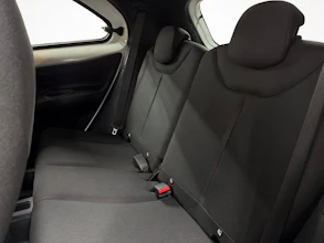 https://vehicle.imgix.net/4234621/c38295a9-4d93-47b4-8bbd-8af46cda3aff.jpg