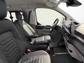 Fahrzeugbild FORD Tourneo C Bus 320 L1 2.0 EcoBlue 170 Titanium 4x4