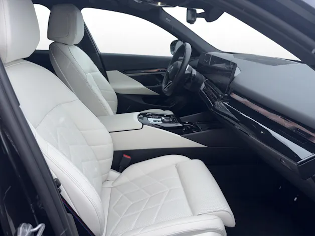 BMW i5 xDrive40