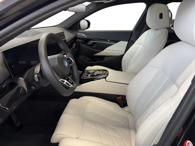 BMW i5 xDrive40
