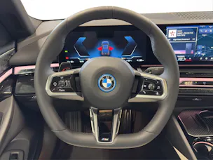 BMW i5 xDrive40