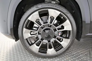 BMW XM Plug-in Hybrid