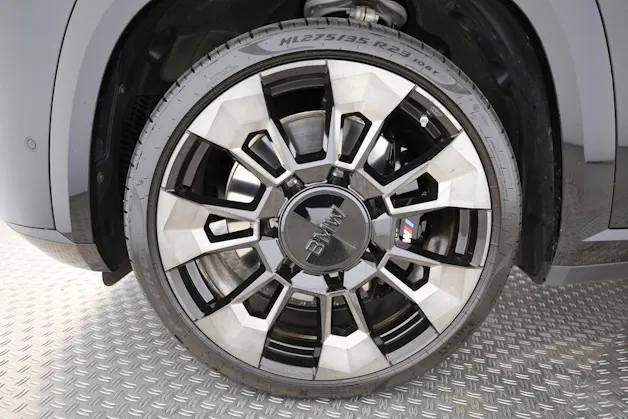 BMW XM Plug-in Hybrid