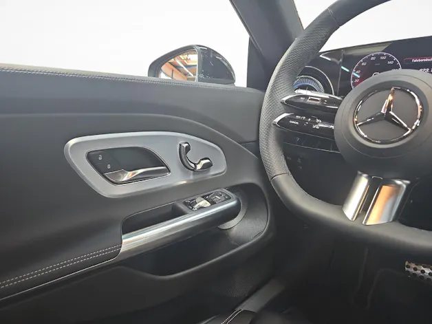 Mercedes-Benz CLA 220 4MATIC AMG Line