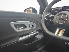 Fahrzeugbild MERCEDES-BENZ CLA 220 4MATIC AMG Line