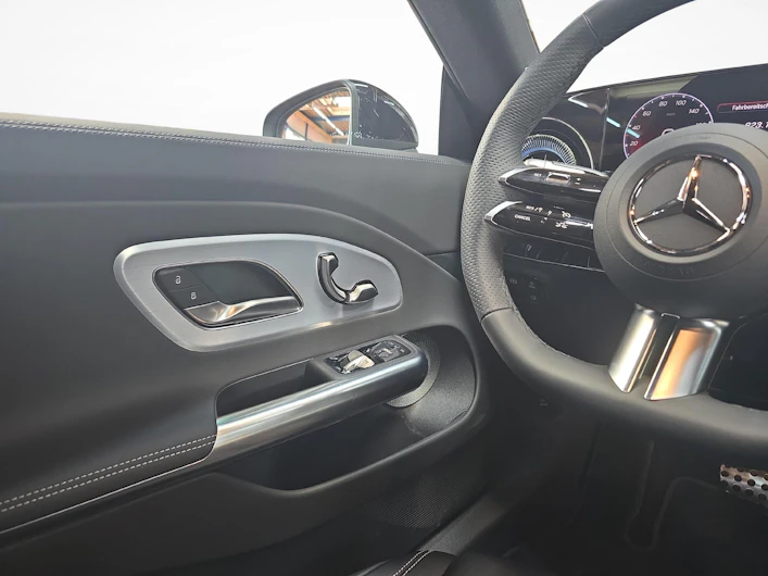 Fahrzeugbild MERCEDES-BENZ CLA 220