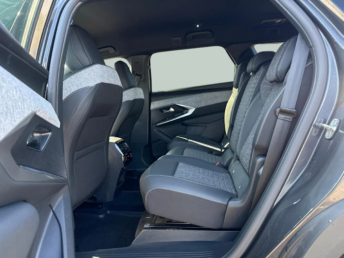 Fahrzeugbild PEUGEOT 5008