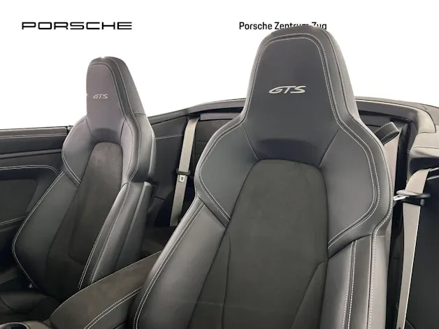 Porsche 911 Carrera 4 GTS Cabriolet