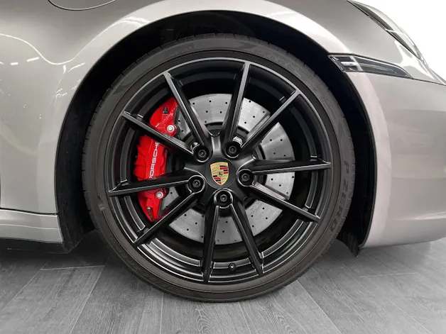 Porsche 911 Carrera 4 GTS Cabriolet