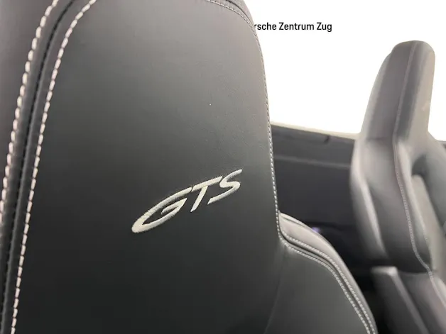 Porsche 911 Carrera 4 GTS Cabriolet