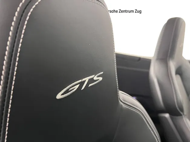 Porsche 911 Carrera 4 GTS Cabriolet
