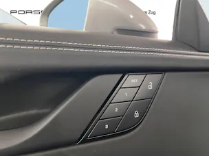 Porsche 911 Carrera 4 GTS Cabriolet