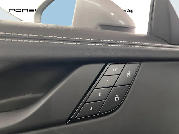 Porsche 911 Carrera 4 GTS Cabriolet