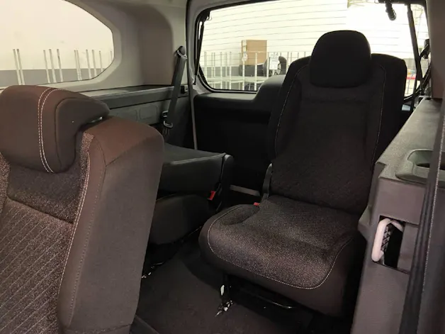 Peugeot Rifter Long 1.5 BlueHDi 130 Allure Limited Edition 7 Platz
