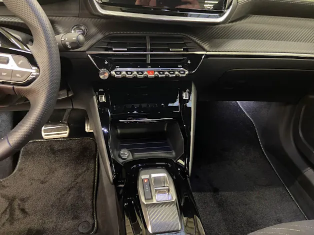Peugeot 2008 1.2 Hybrid GT