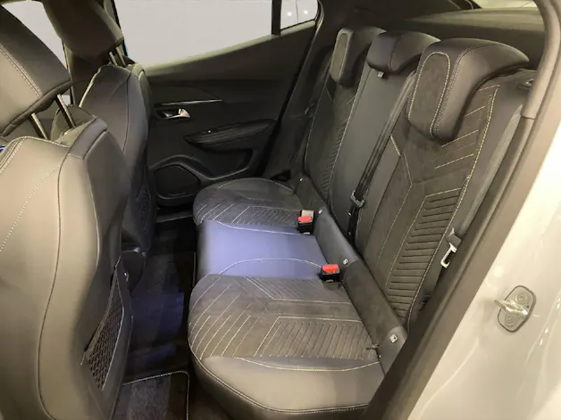 Peugeot 2008 1.2 Hybrid GT