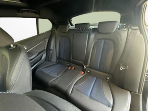 https://vehicle.imgix.net/4235134/08e29c37-ad36-46cb-9f0c-30b9503df53c.jpg