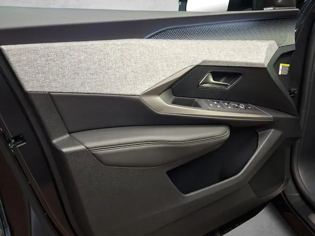 Peugeot 3008 e-Launch Edition AWD 73kWh