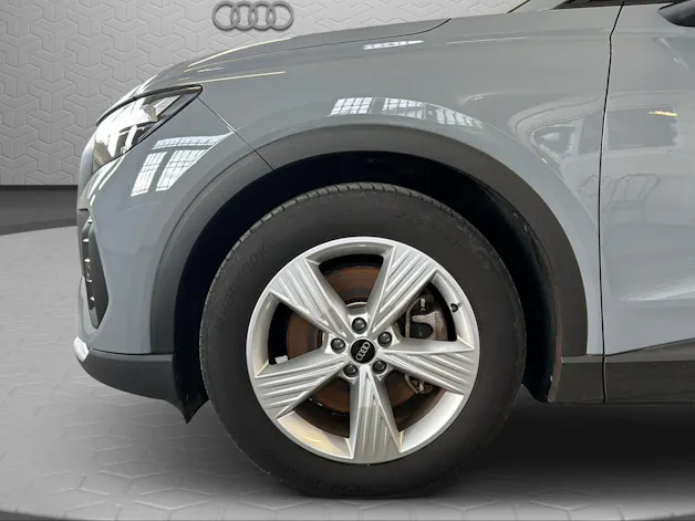 AUDI Q4 e-tron 45 quattro