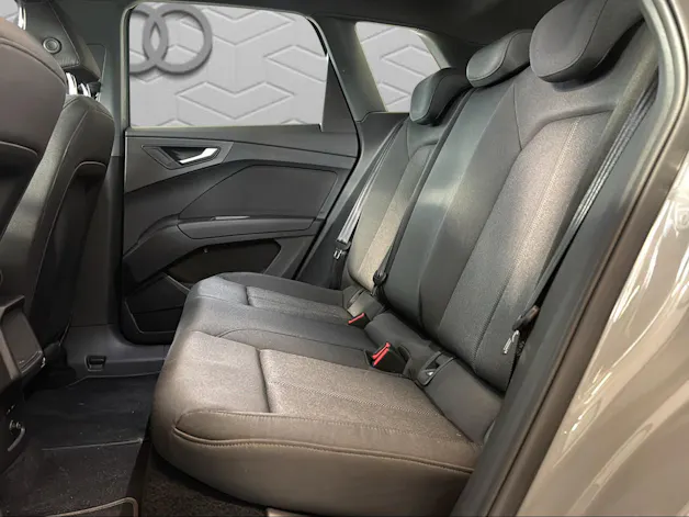 AUDI Q4 e-tron 45 quattro