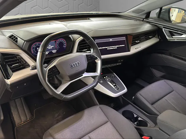 AUDI Q4 e-tron 45 quattro