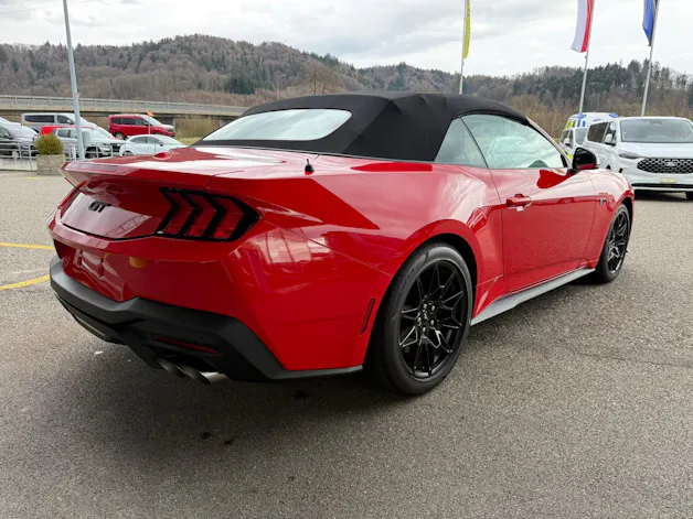 Ford Mustang Convertible 5.0 V8 GT Automat
