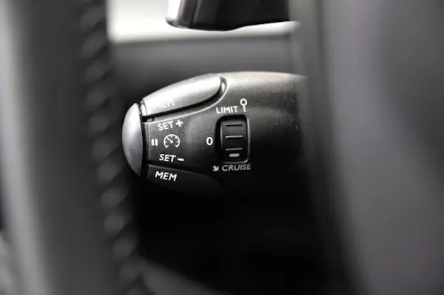 Peugeot 208 1.2 MHEV 110 Style