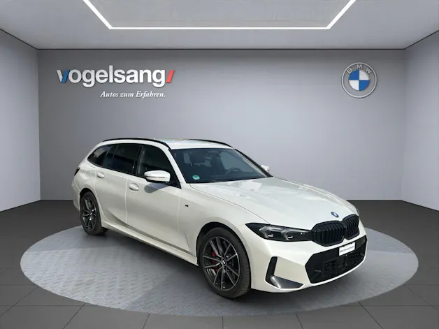 BMW 330e x DriveTouring Steptronic M Sport Pro