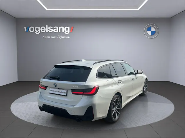 BMW 330e x DriveTouring Steptronic M Sport Pro