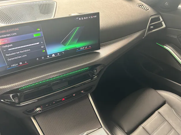 BMW 330e x DriveTouring Steptronic M Sport Pro