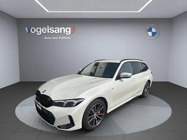 BMW 330e x DriveTouring Steptronic M Sport Pro