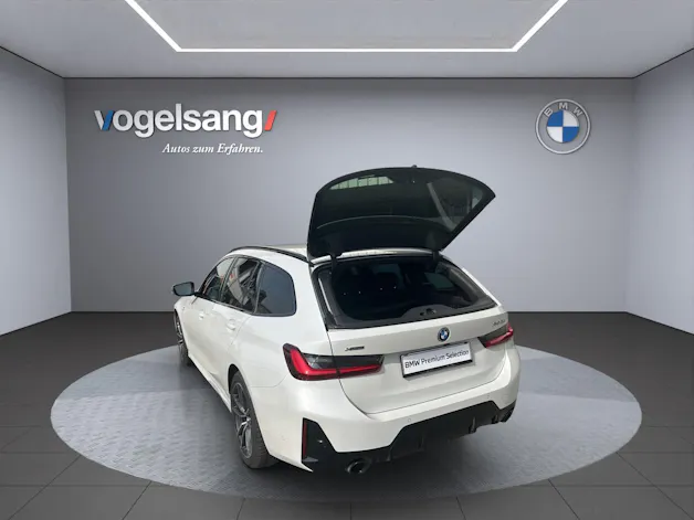 BMW 330e x DriveTouring Steptronic M Sport Pro