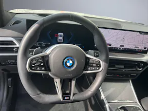 BMW 330e x DriveTouring Steptronic M Sport Pro