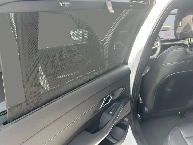 BMW 330e x DriveTouring Steptronic M Sport Pro