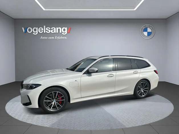 BMW 330e x DriveTouring Steptronic M Sport Pro