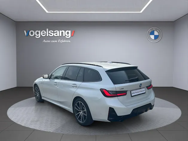 BMW 330e x DriveTouring Steptronic M Sport Pro