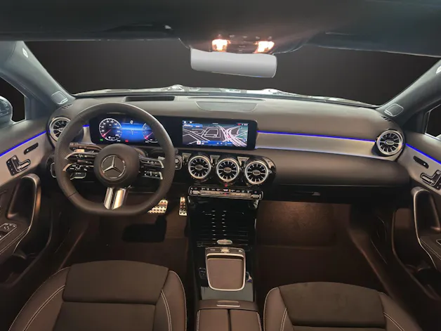 Mercedes-Benz A 250 4Matic 8G-DCT AMG Line